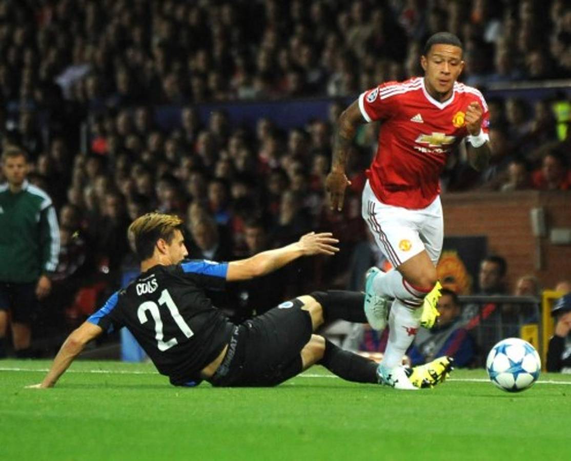 Manchester se impone con Depay como bandera en la ida de la respesca