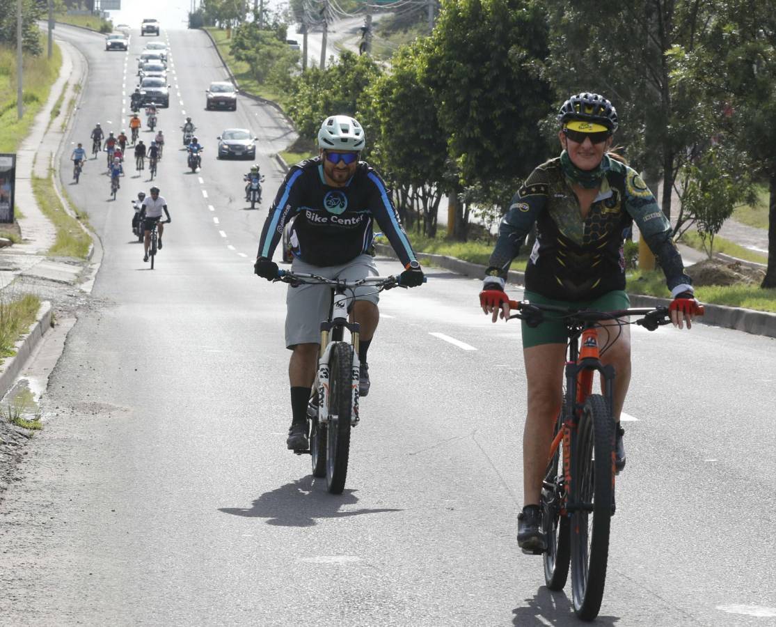 Jaquelinne Rock, la abuela de la Vuelta El Heraldo: “Tengo 60 años y sigo pedaleando fuerte”