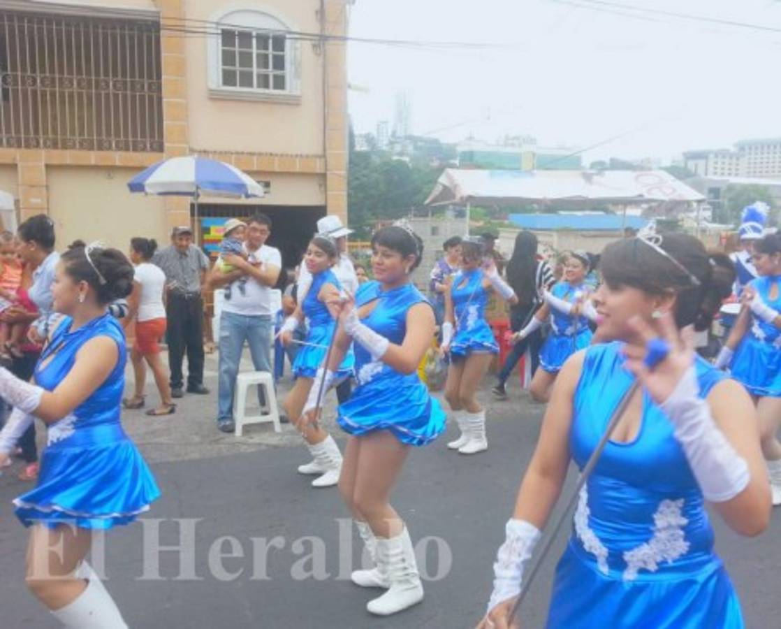 Galería de fotos del inicio del desfile en Tegucigalpa