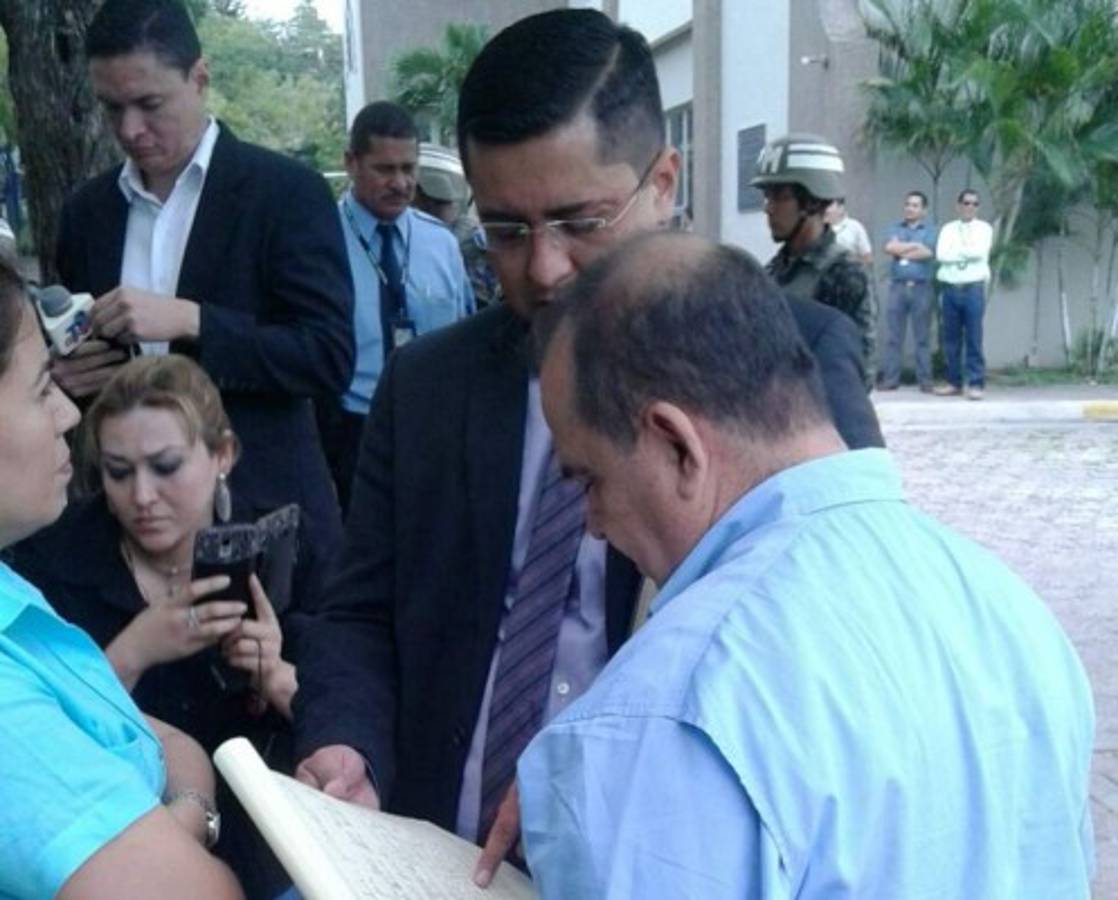 Declaran culpable por seis delitos de difamación e injuria a David Romero