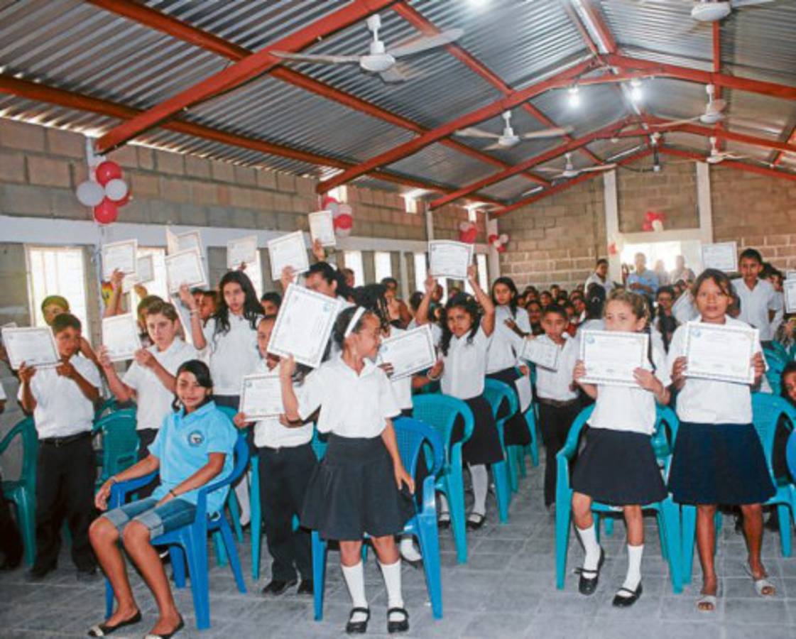 Alumnos con excelencia académica brindan tutorías a reprobados en El Corpus, Choluteca