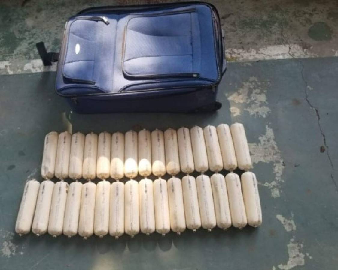 Los materiales habían sido ordenados dentro de una maleta de viaje. Foto: Cortesía