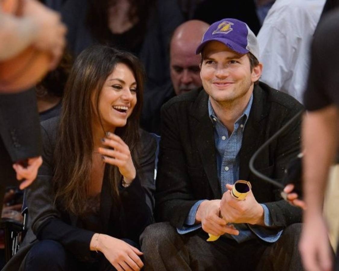  Ashton Kutcher publica primera foto de su hija