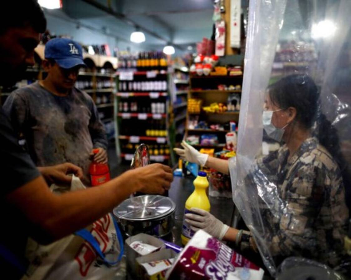 FMI y Banco Mundial piden suspensión de pagos de deuda de países pobres