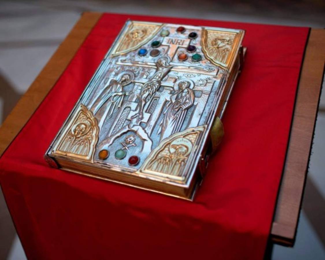 Vaticano inicia investigación sobre obispo sospechoso de encubrir actos