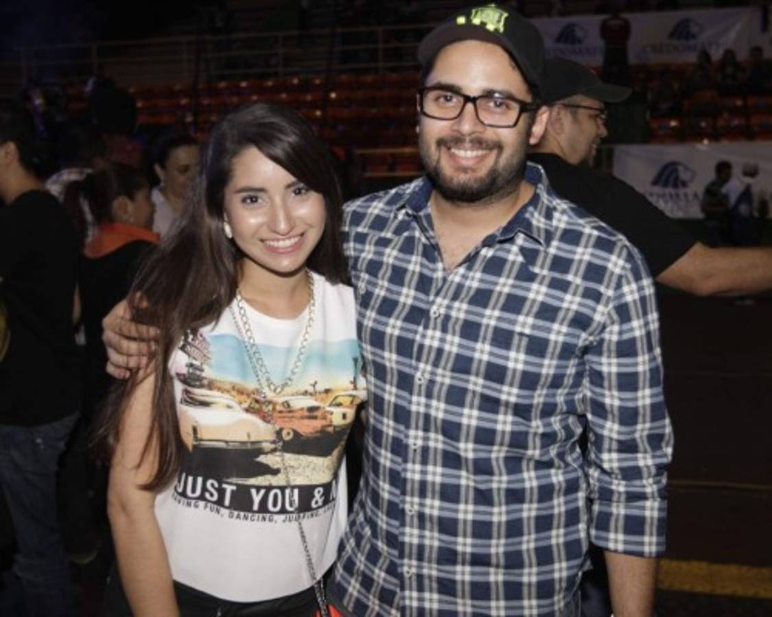 La Ley y fans hondureños, rock latino a una sola voz