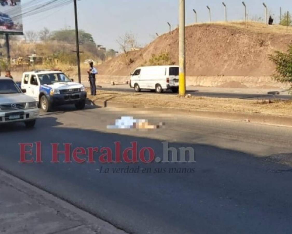 Al lugar llegaron las autoridades policiales para resguardar la escena del falta accidente. Foto: Estalin Irías/ EL HERALDO