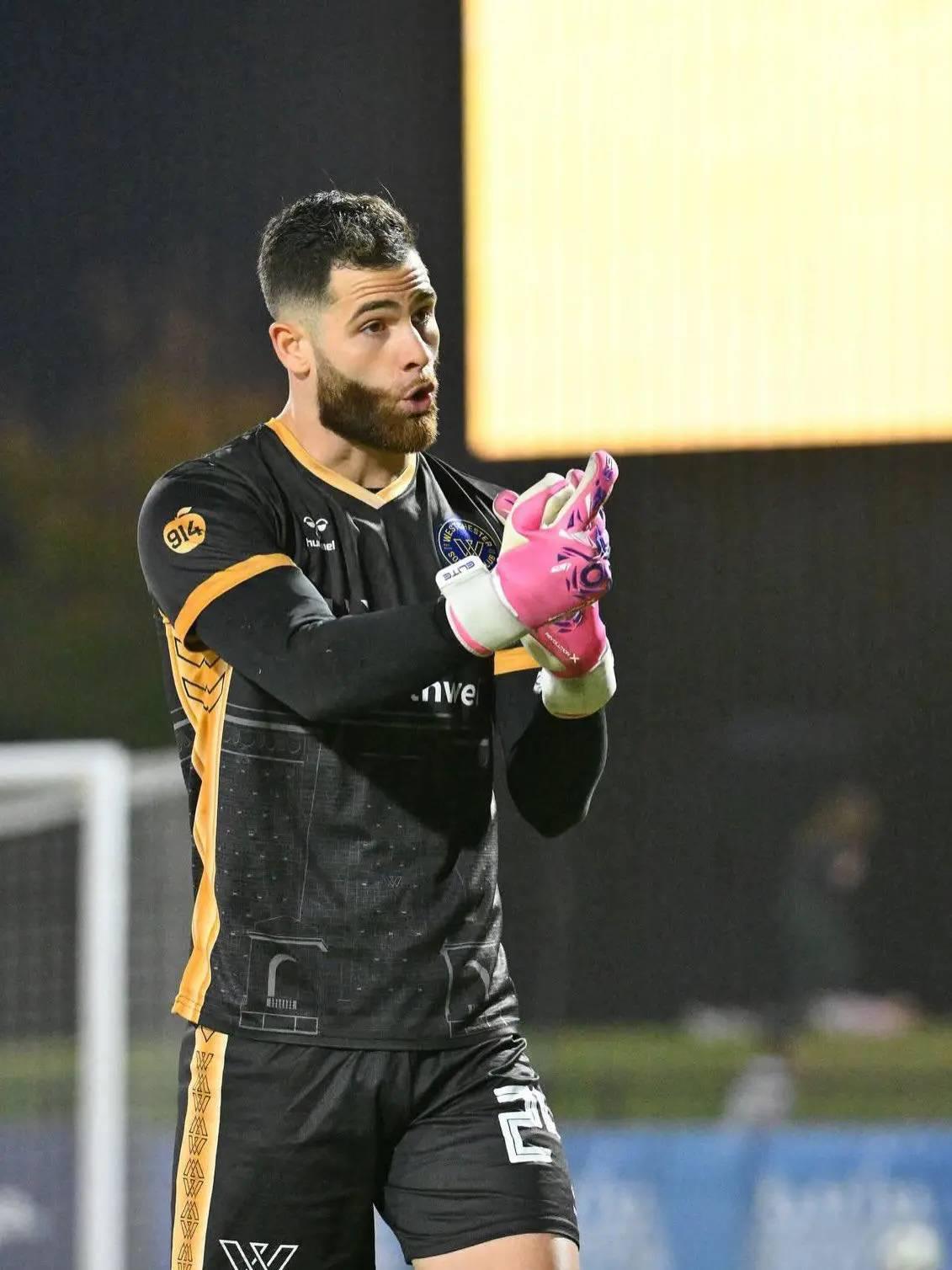 Fue seleccionado de Honduras, dejó el fútbol y ahora juega otro deporte