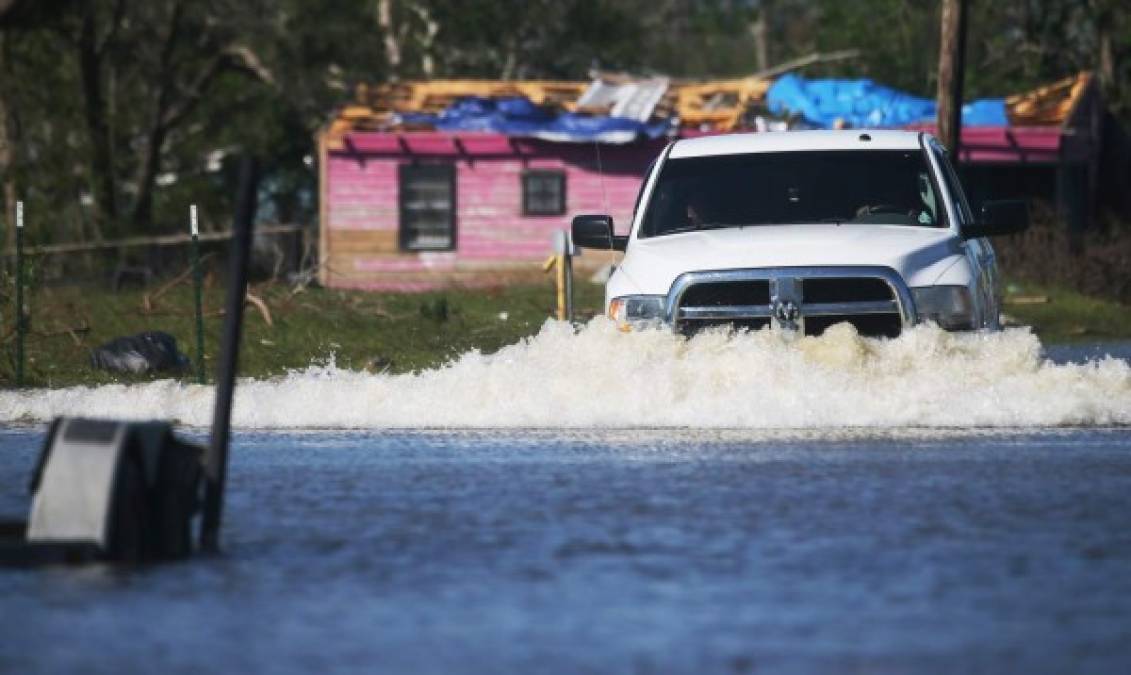 Los efectos devastadores de la tormenta tropical Delta en EEUU