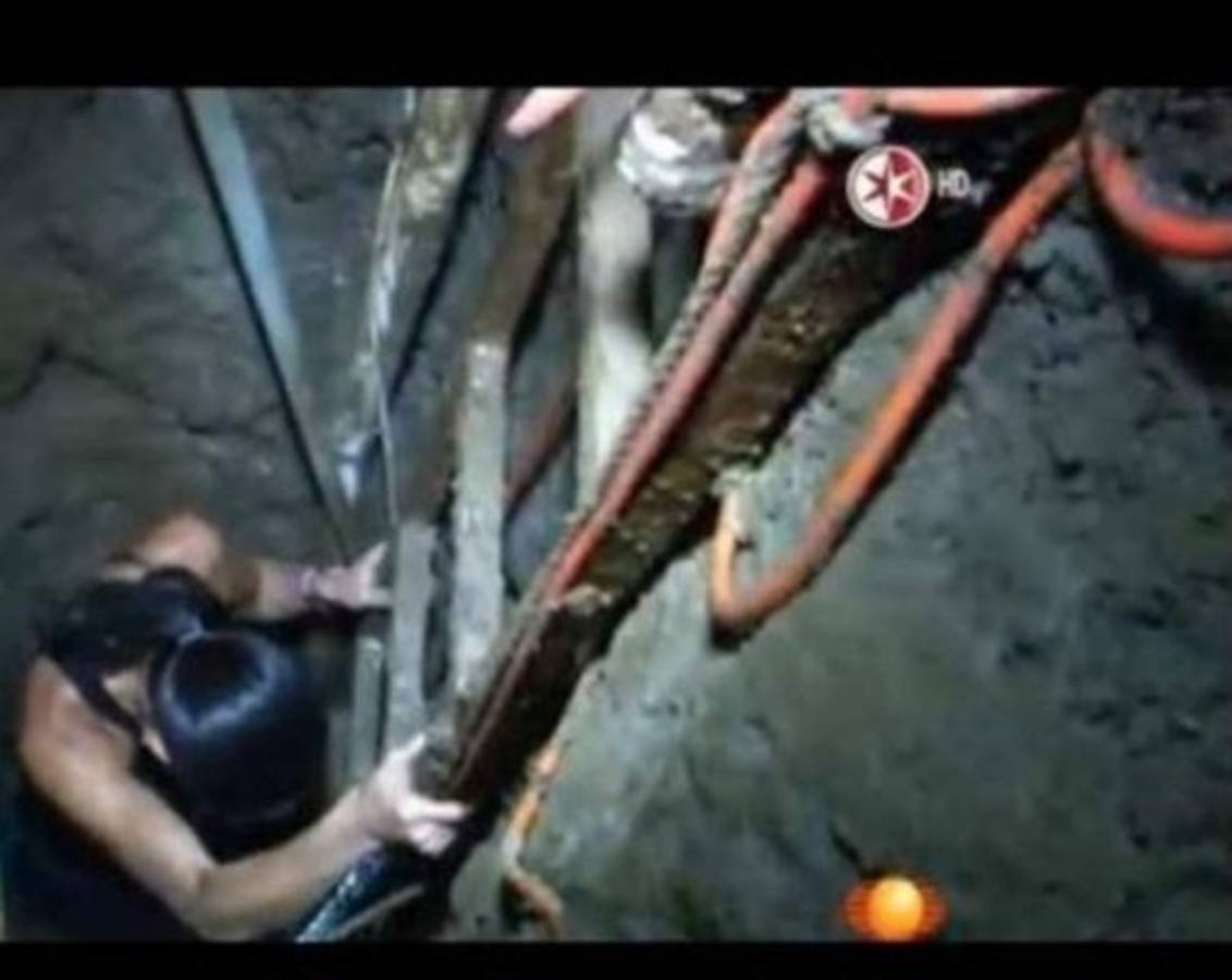 Periodista recorre túnel por el que se fugó El Chapo