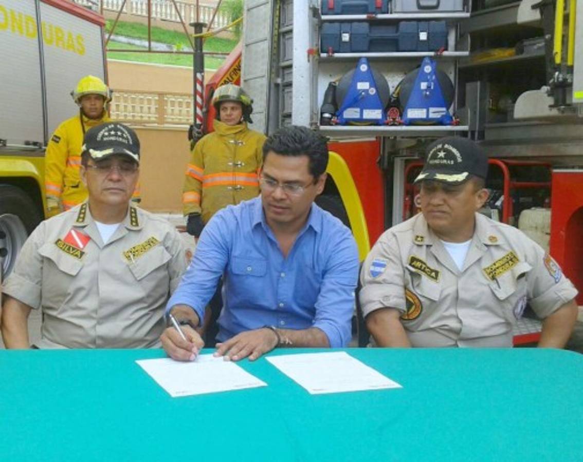 Cuerpo de Bomberos de Honduras se suma a la Cuarta Vuelta Ciclística