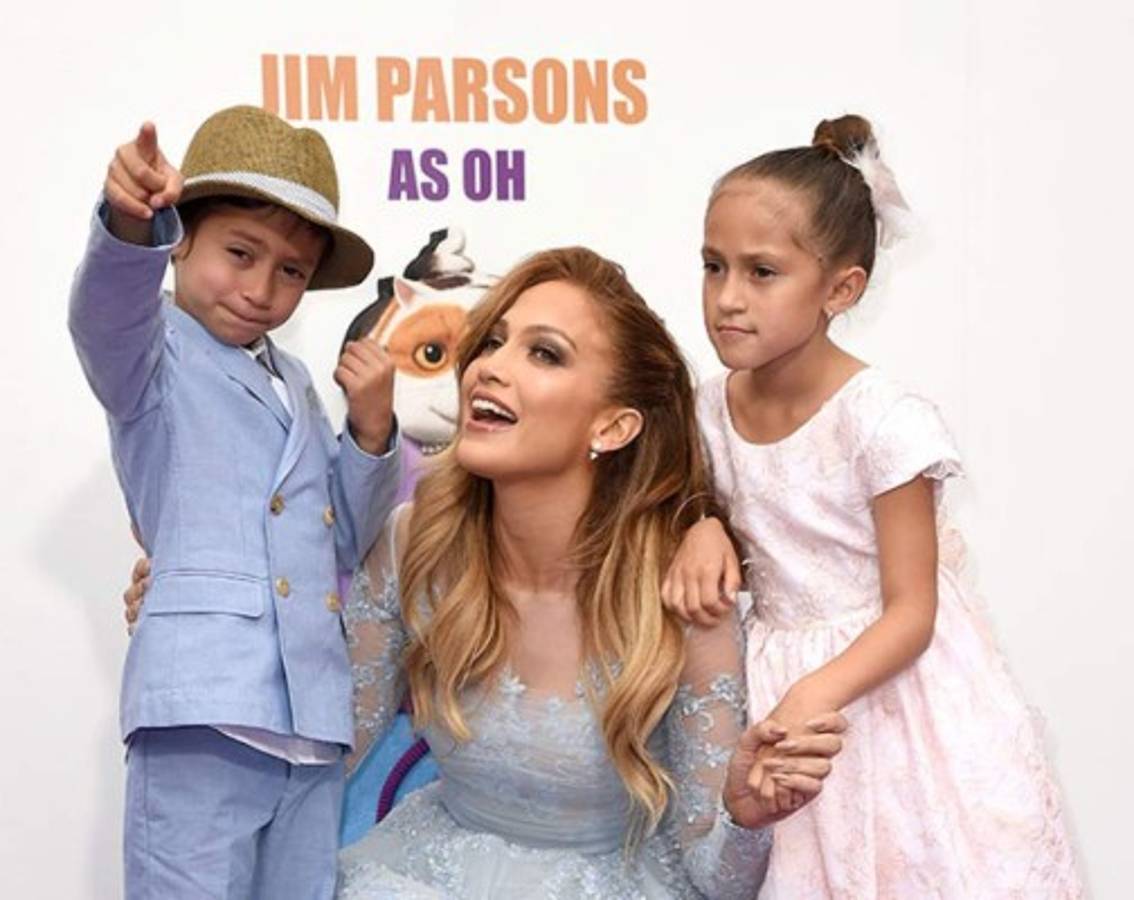 JLO compartió adorable foto con su hijo