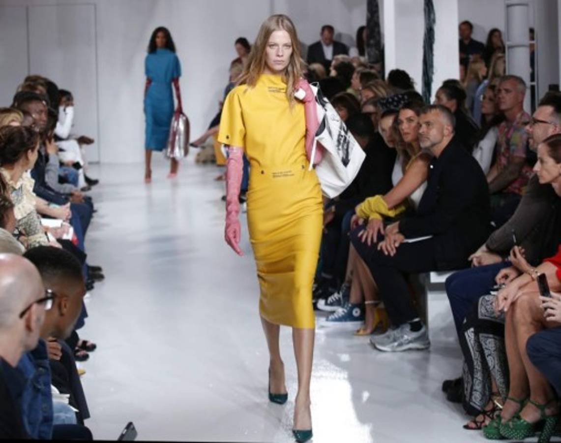 Calvin Klein incorporó un toque de elegancia a sus diseños.