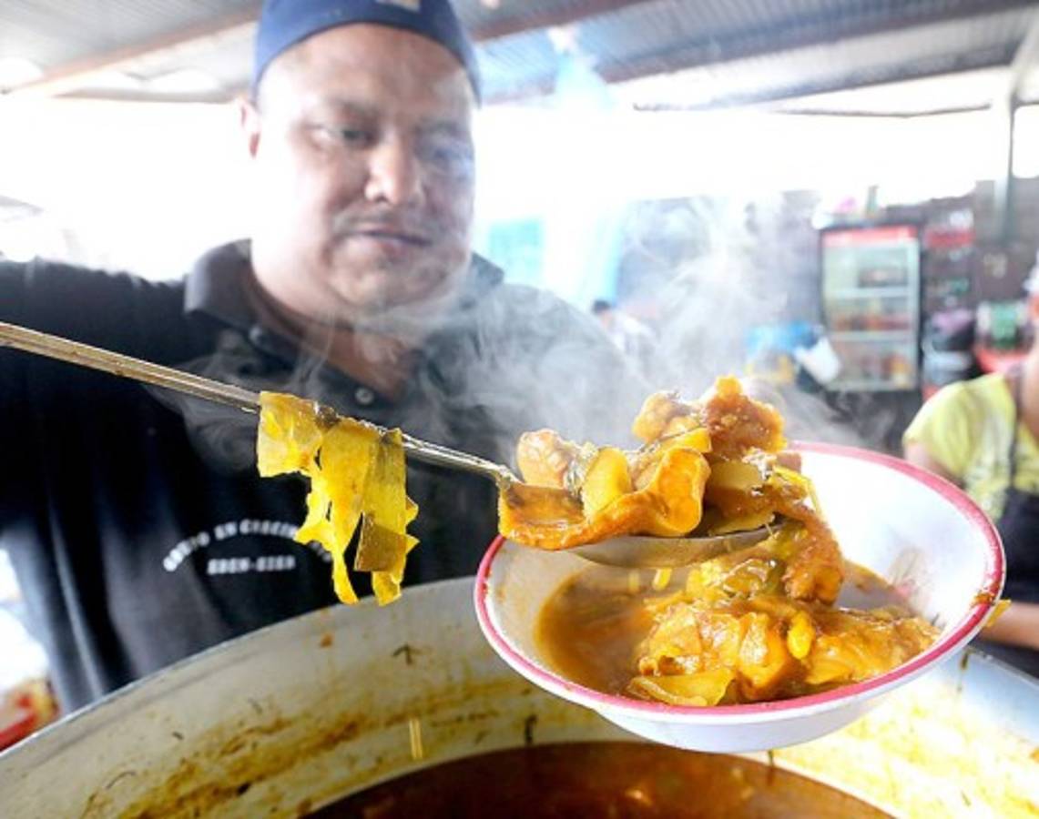 Un recorrido por la Feria del Agricultor y el Artesano