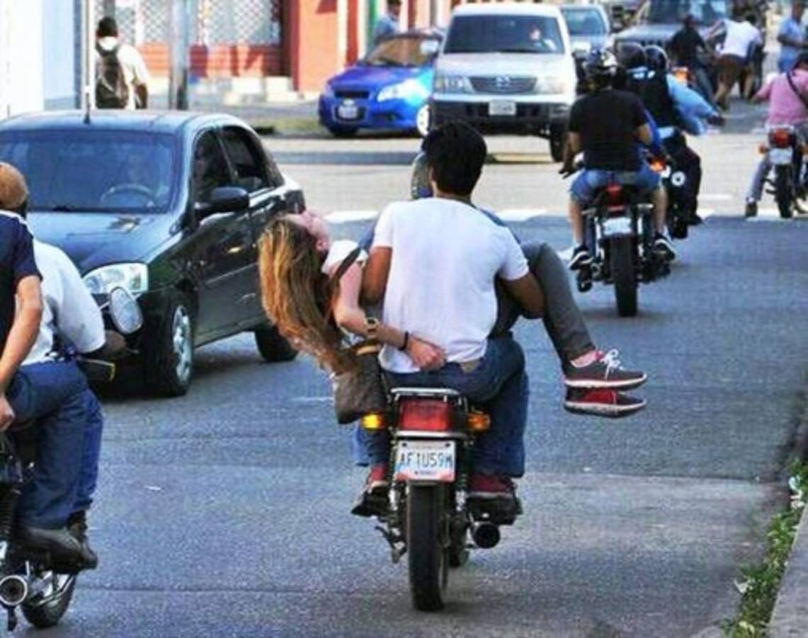 Reina de belleza recibe disparo en la cabeza durante protesta