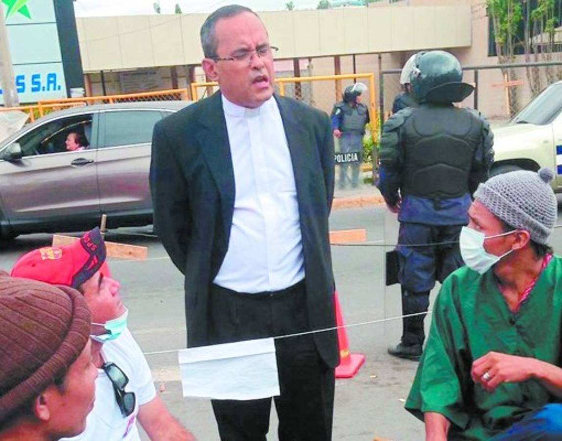 Facilitadores visitan a huelguistas