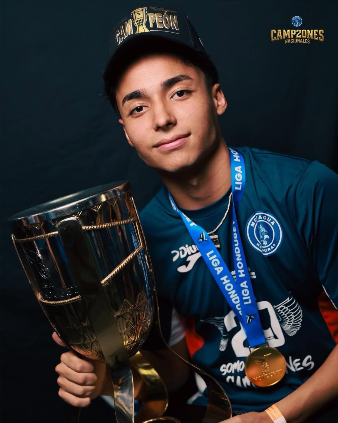 Hijo de Emilio Izaguirre, señalado de chocar vehículo y darse a la fuga: revelan qué ocurrió