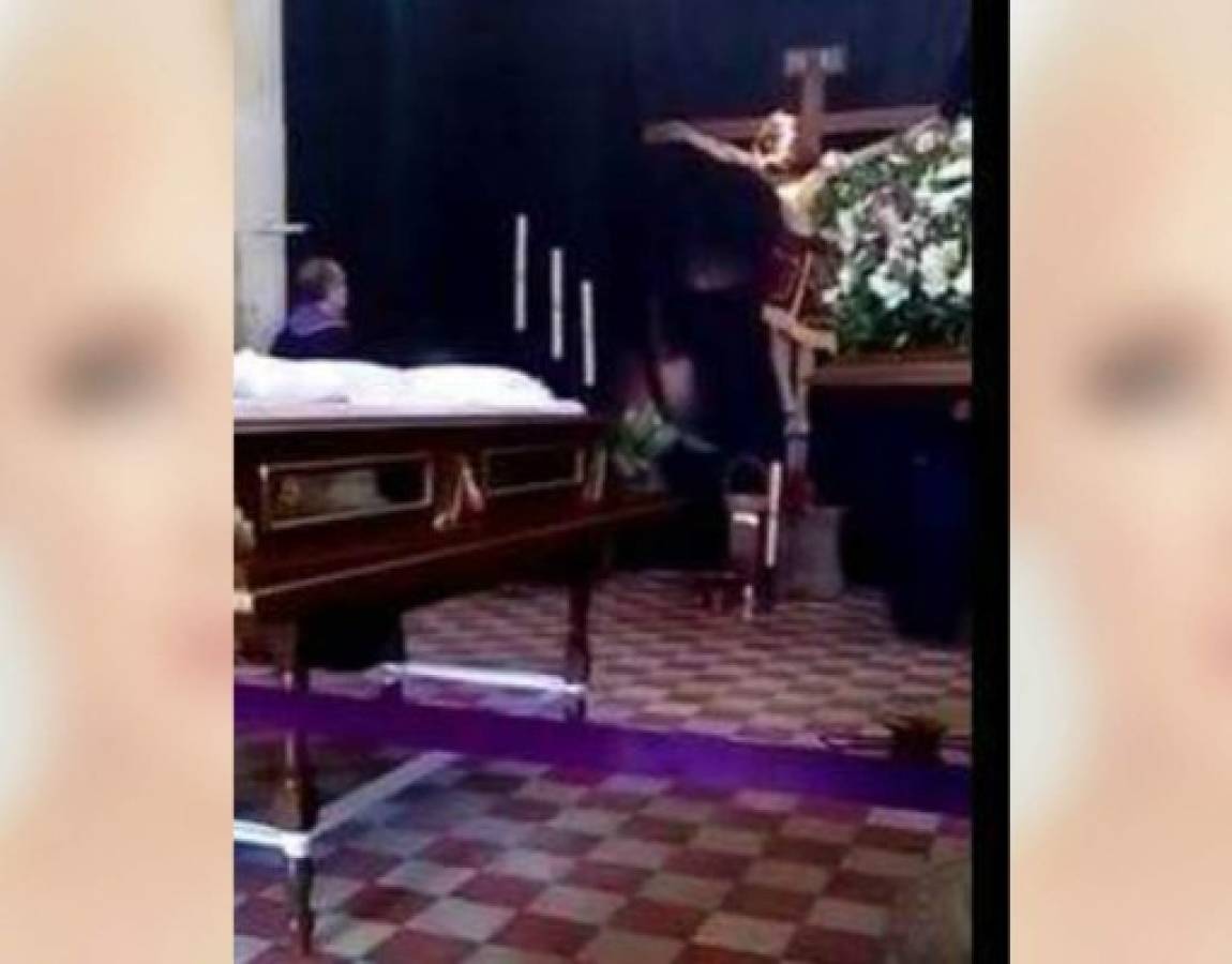 Video: Feligreses captan cuando Cristo 'mueve la cabeza' durante una misa en México