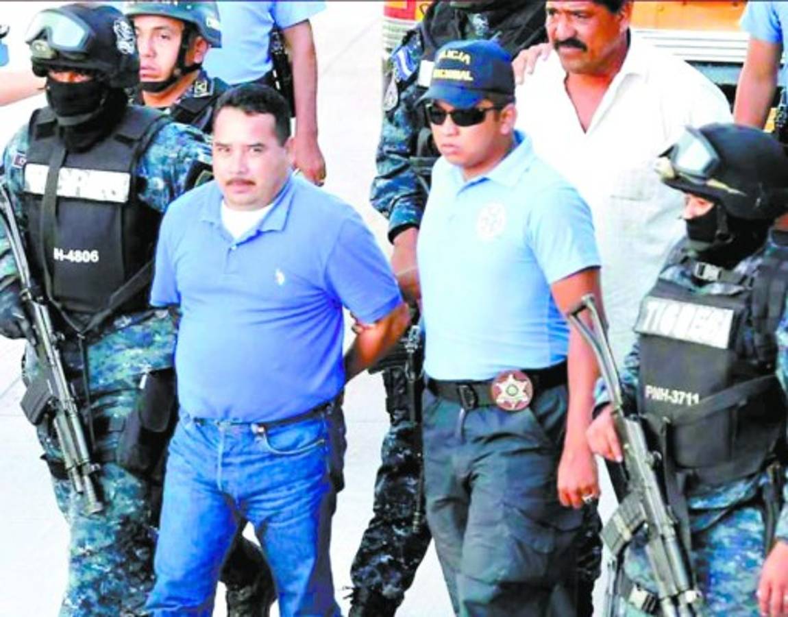 Tres alcaldes permanecen presos por presuntos nexos con el crimen