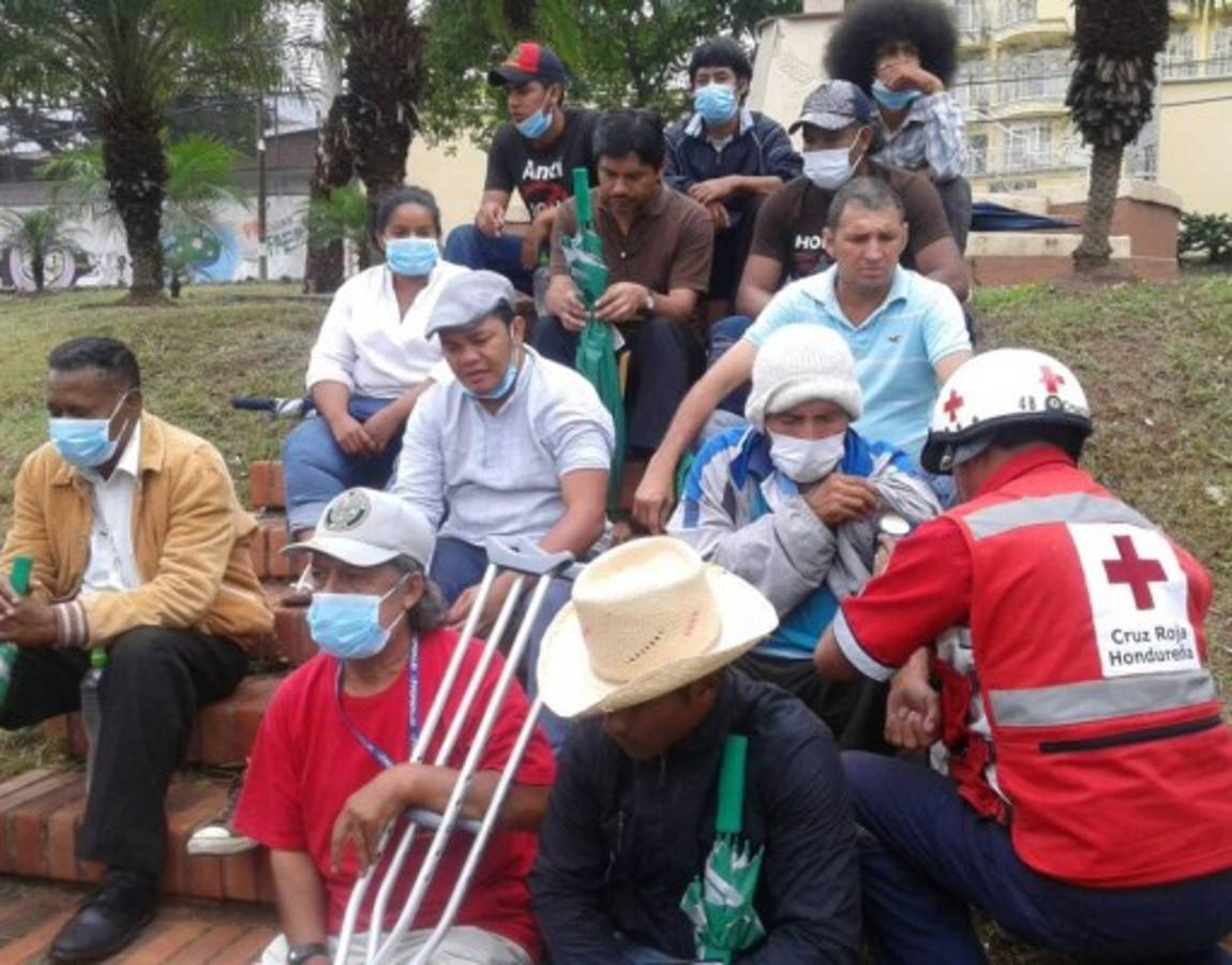 Indignados en huelga de hambre marchan hacia la ONU