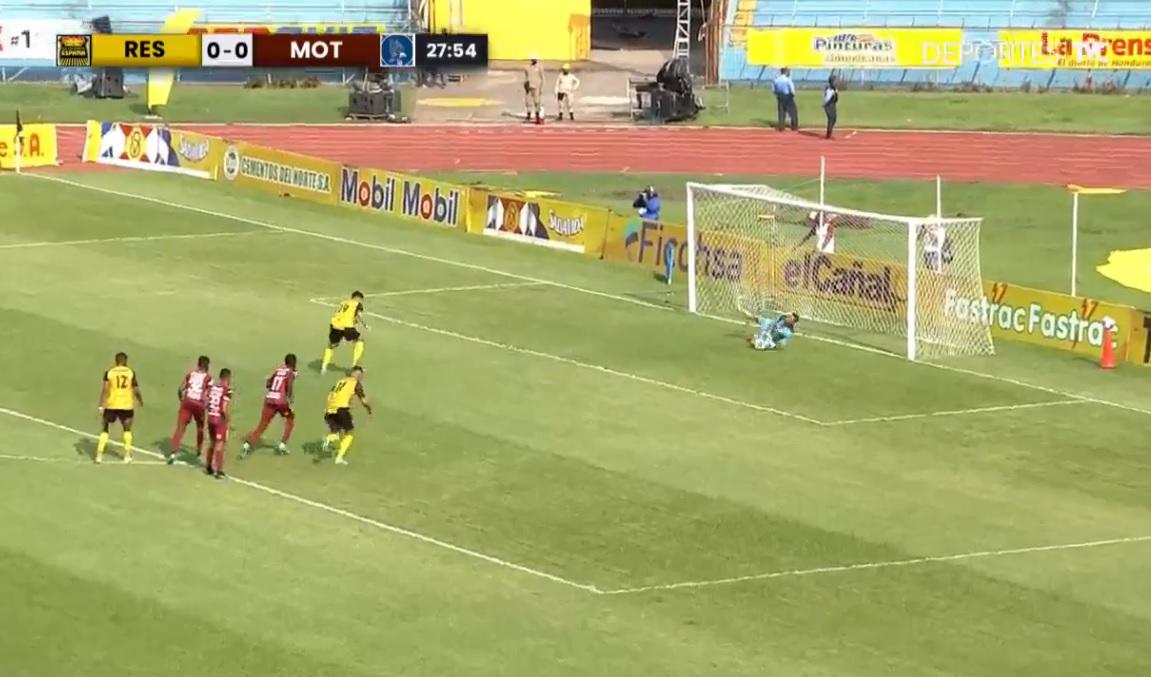 VIDEO: Marlon Licona le tapa penal a Ramiro Rocca