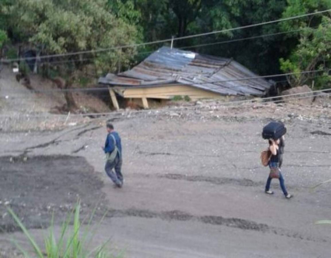 EEH realiza la rehabilitación del servicio eléctrico en El Ajagual, Copán