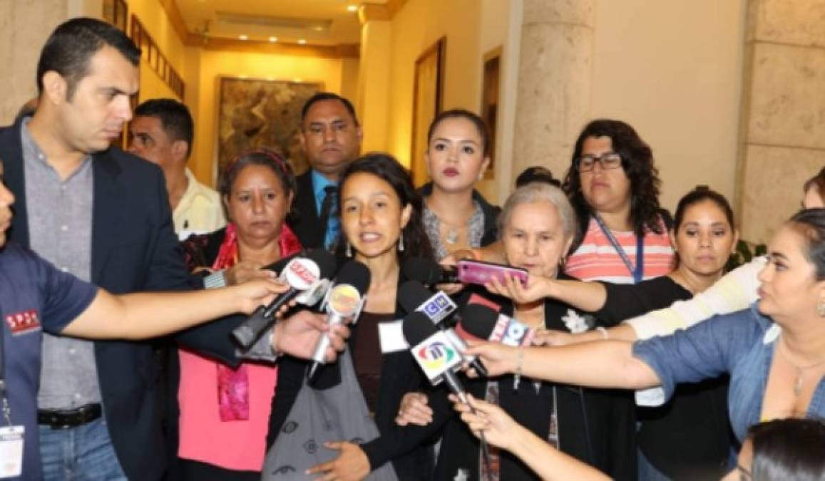 Imágenes de la reunión entre Nancy Pelosi y funcionarios hondureños