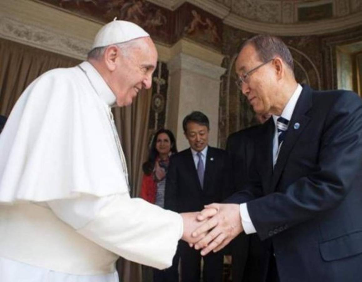 El papa llegó a la ONU para esperado discurso sobre pobreza y cambio climático