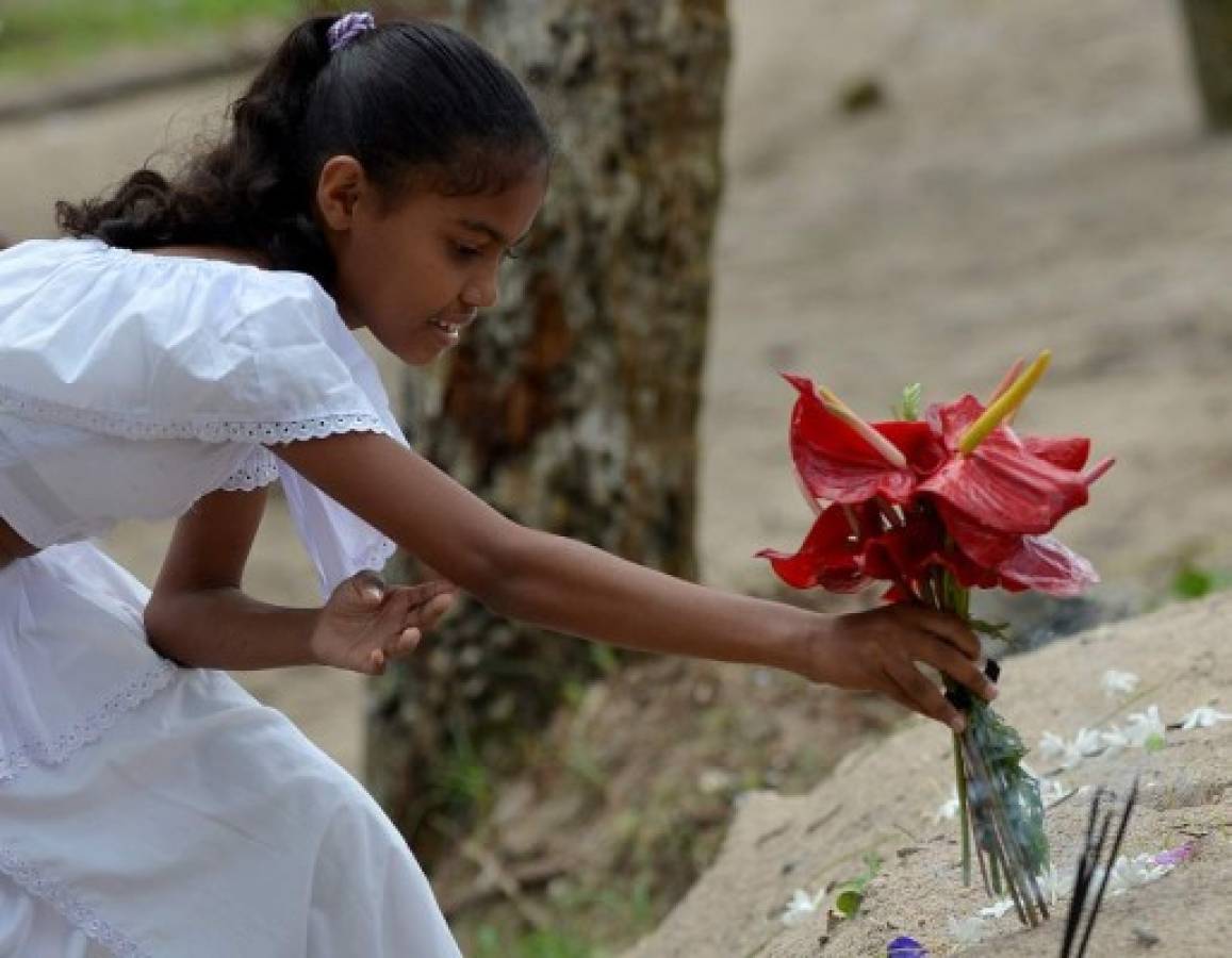 Oraciones y lágrimas en conmemoraciones del tsunami de 2004