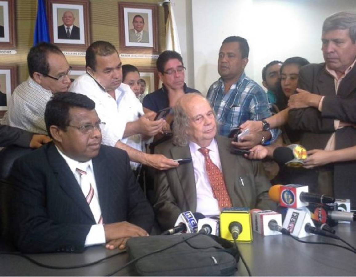 Facilitadores de la OEA y ONU se reúnen con magistrados del TSE