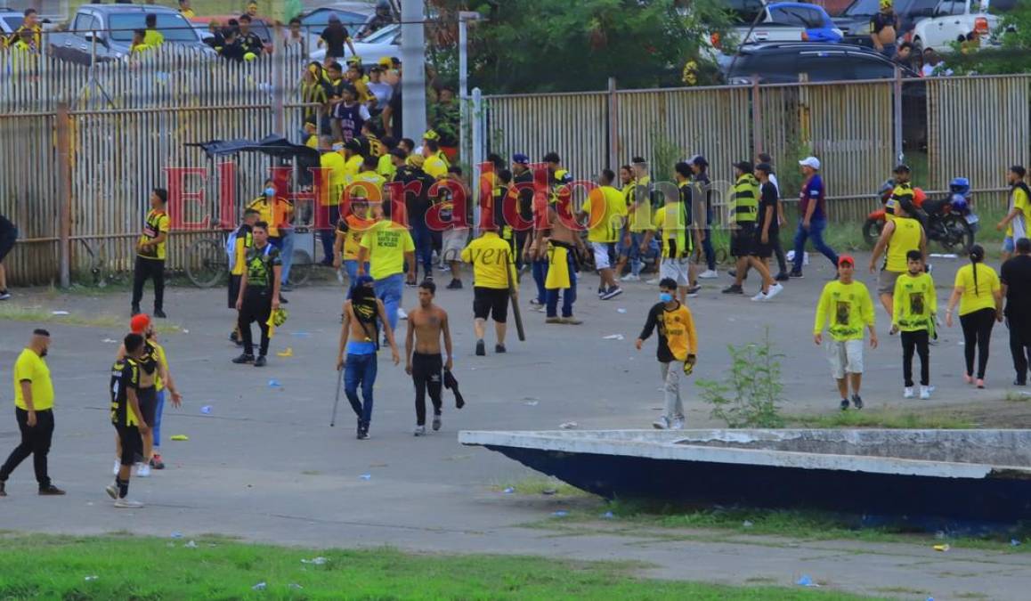 Imágenes que muestran el rostro del violento hombre que atacó a policía en el Olímpico