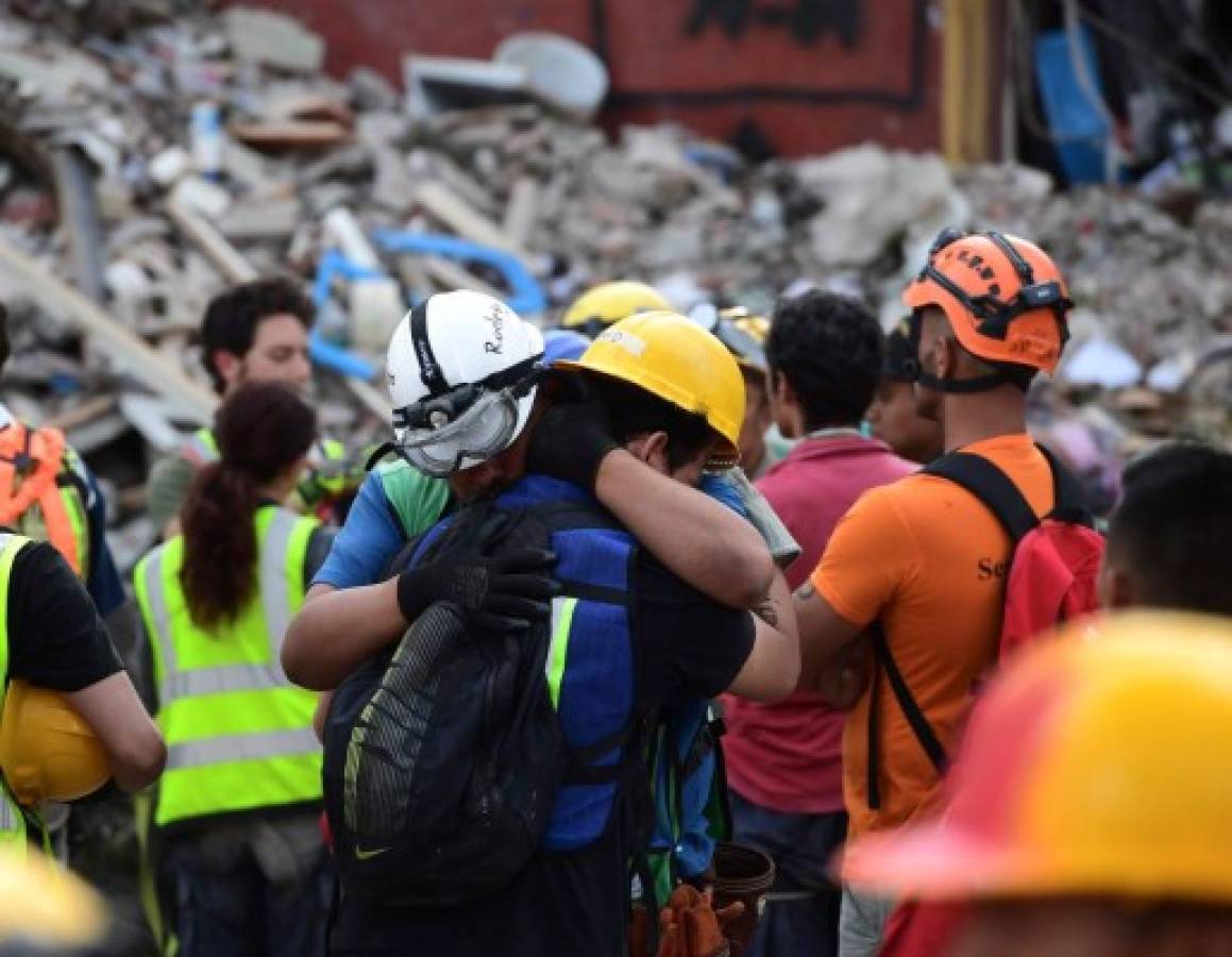 Rescate en Ciudad de México se suspende por nuevo sismo de 6.1 grados