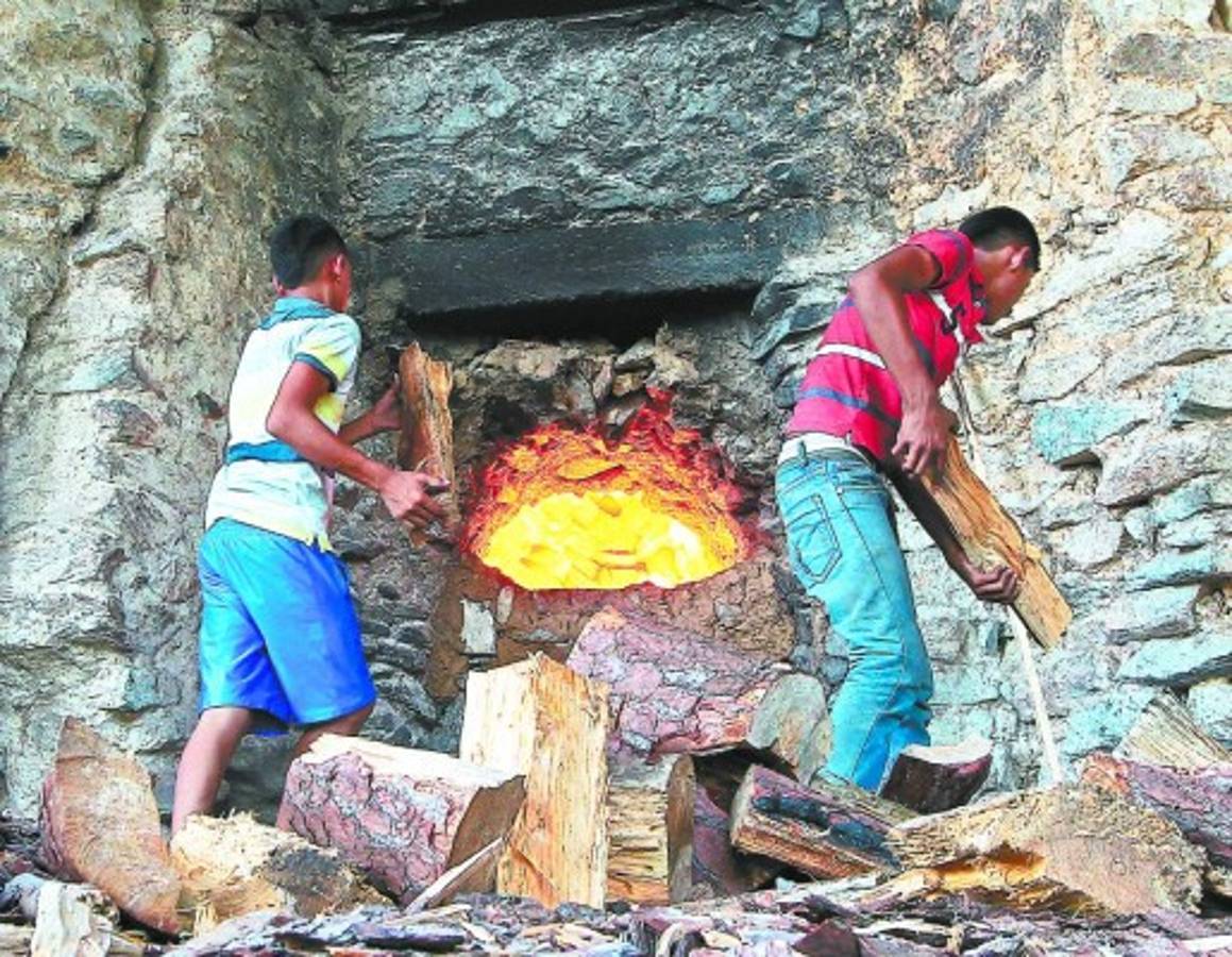 Honduras: Los niños de las canteras y de la cal en Santa Bárbara