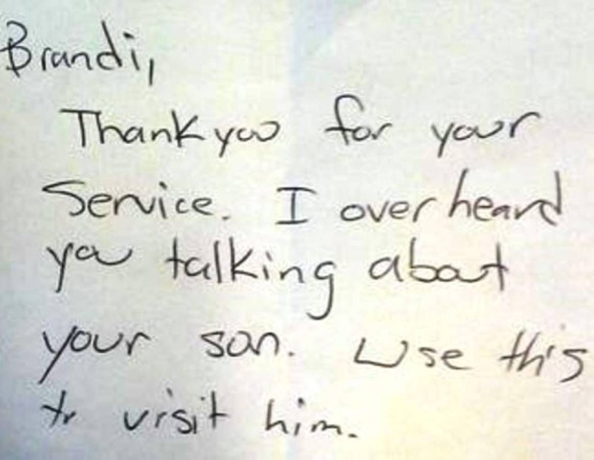 Deja propina y una nota