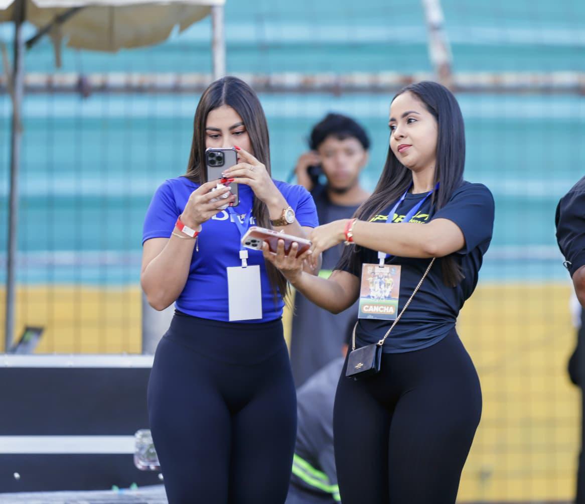 Partido de tiktokers se llena de chicas lindas: Milagro Flores sorprende con otras influencers