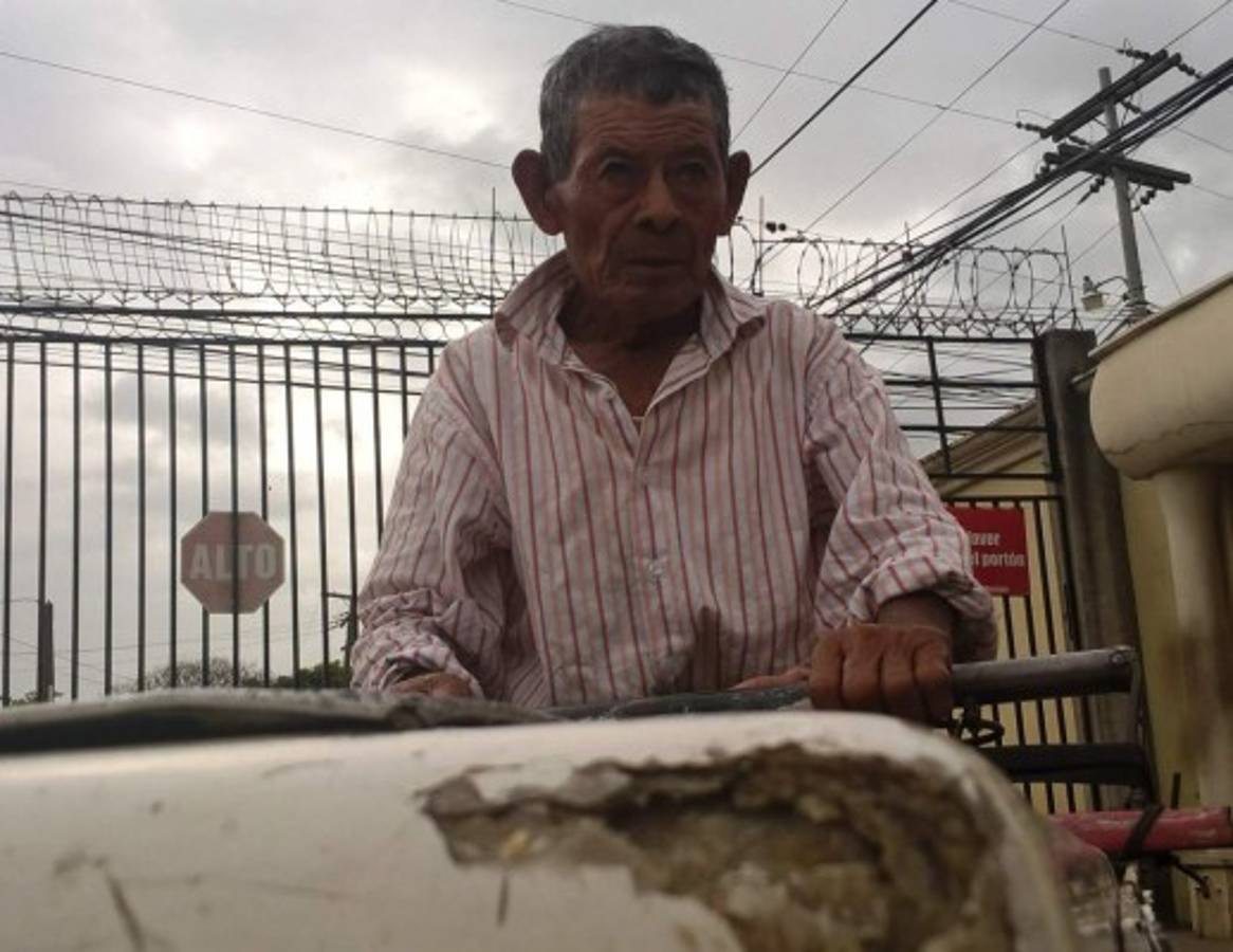 Dos décadas entre dolor y paletas han marcado los 78 años de don 'Mincho”