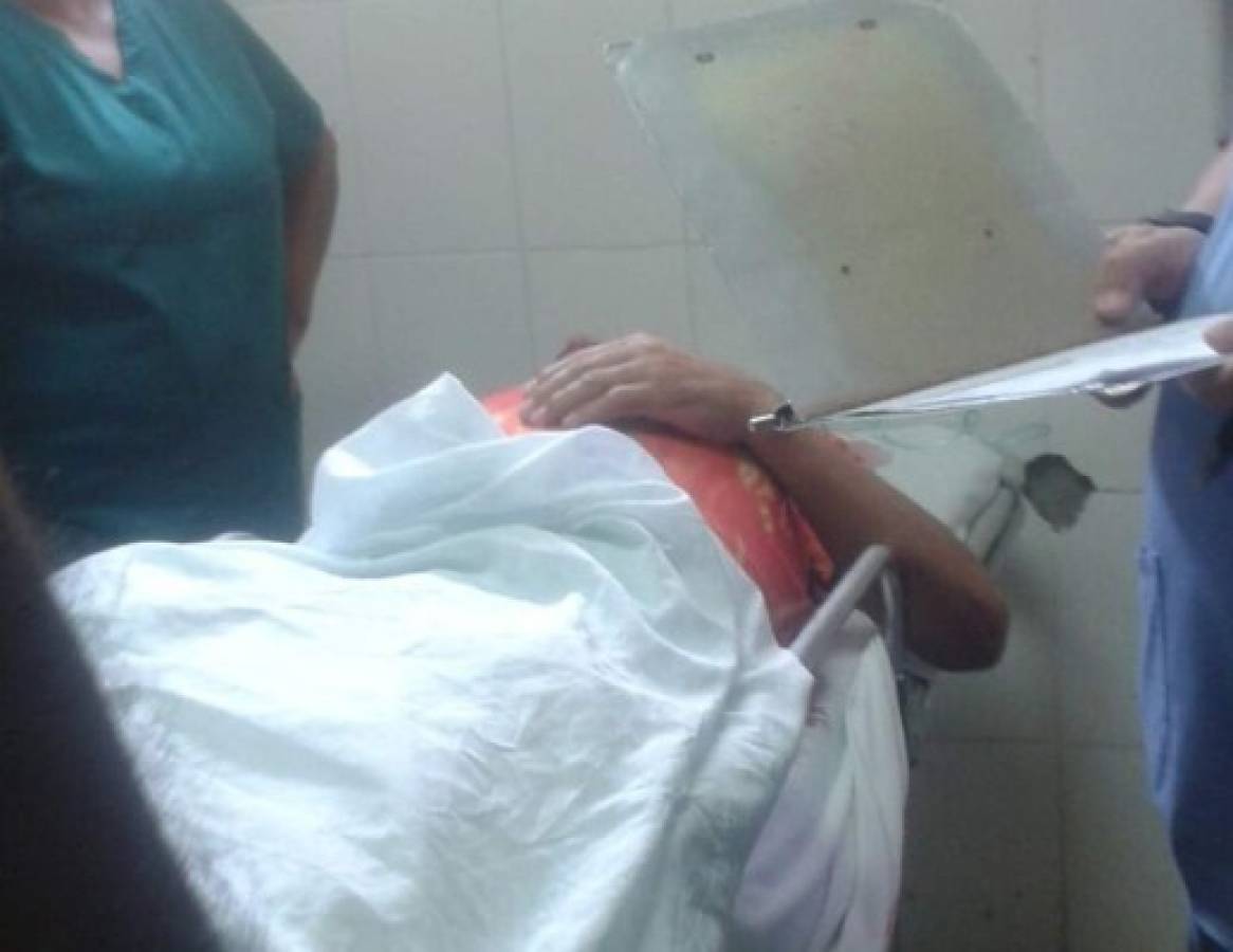 El comunicado herido fue trasladado a un hospital con la esperanza de salvarle la vida, pero debido a la gravedad de las heridas murió. (Foto: El Heraldo Honduras, Noticias de Honduras)