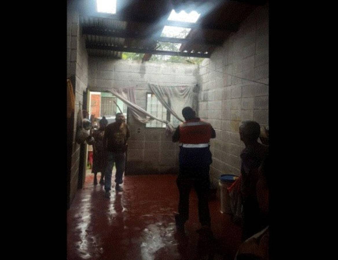 Lluvias y vientos azotan gran parte de Honduras