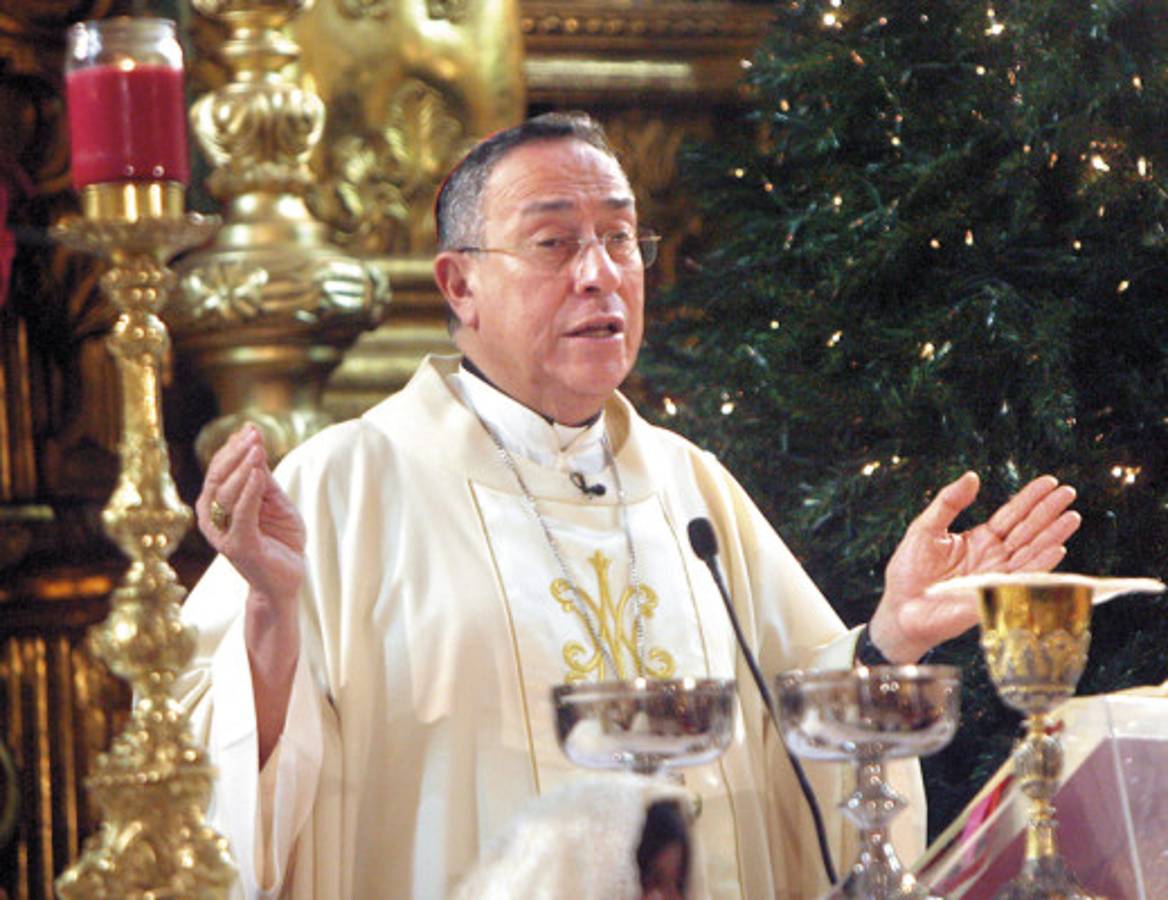 Cardenal incentiva a combatir la crisis económica