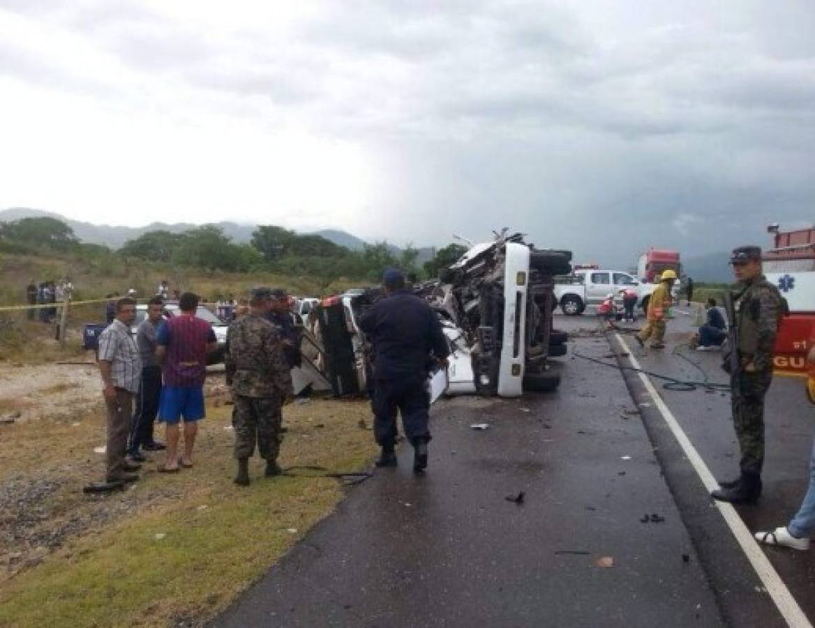 Once muertos deja accidente vial en carretera del norte de Honduras