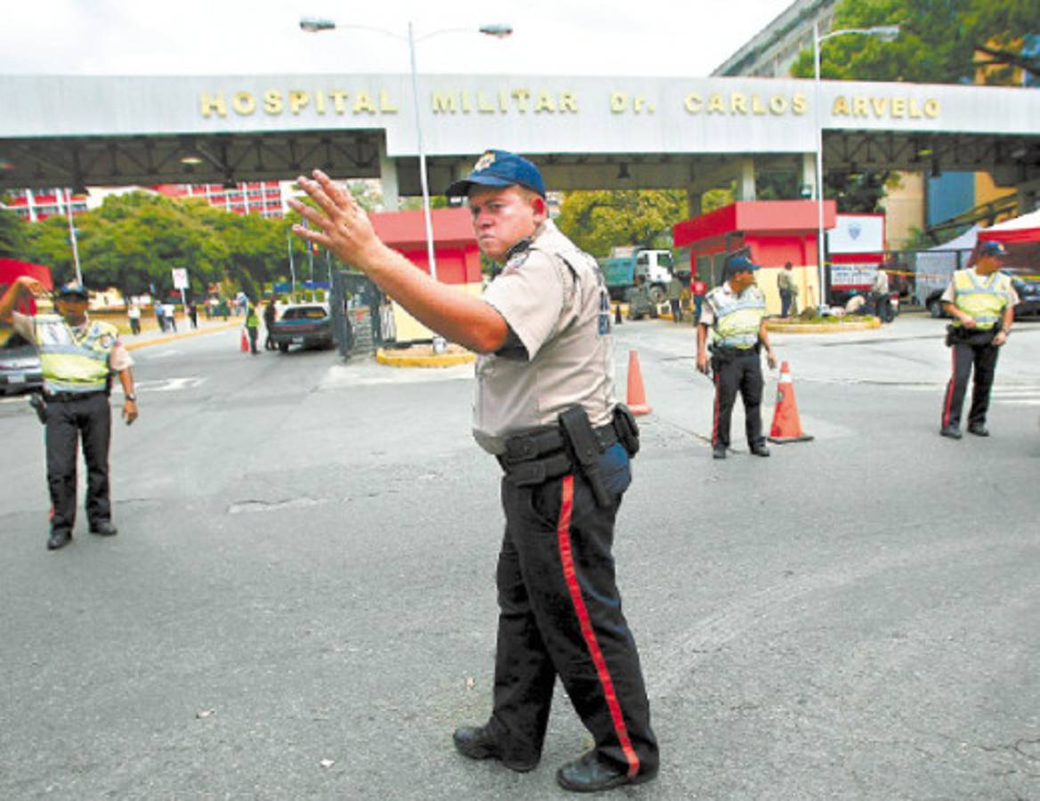 Exigen que Hugo Chávez rinda juramento