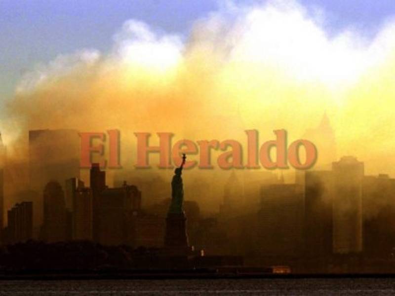 Las Torres Gemelas sucumbieron en cuestión de minutos ante la mirada atónica del mundo.