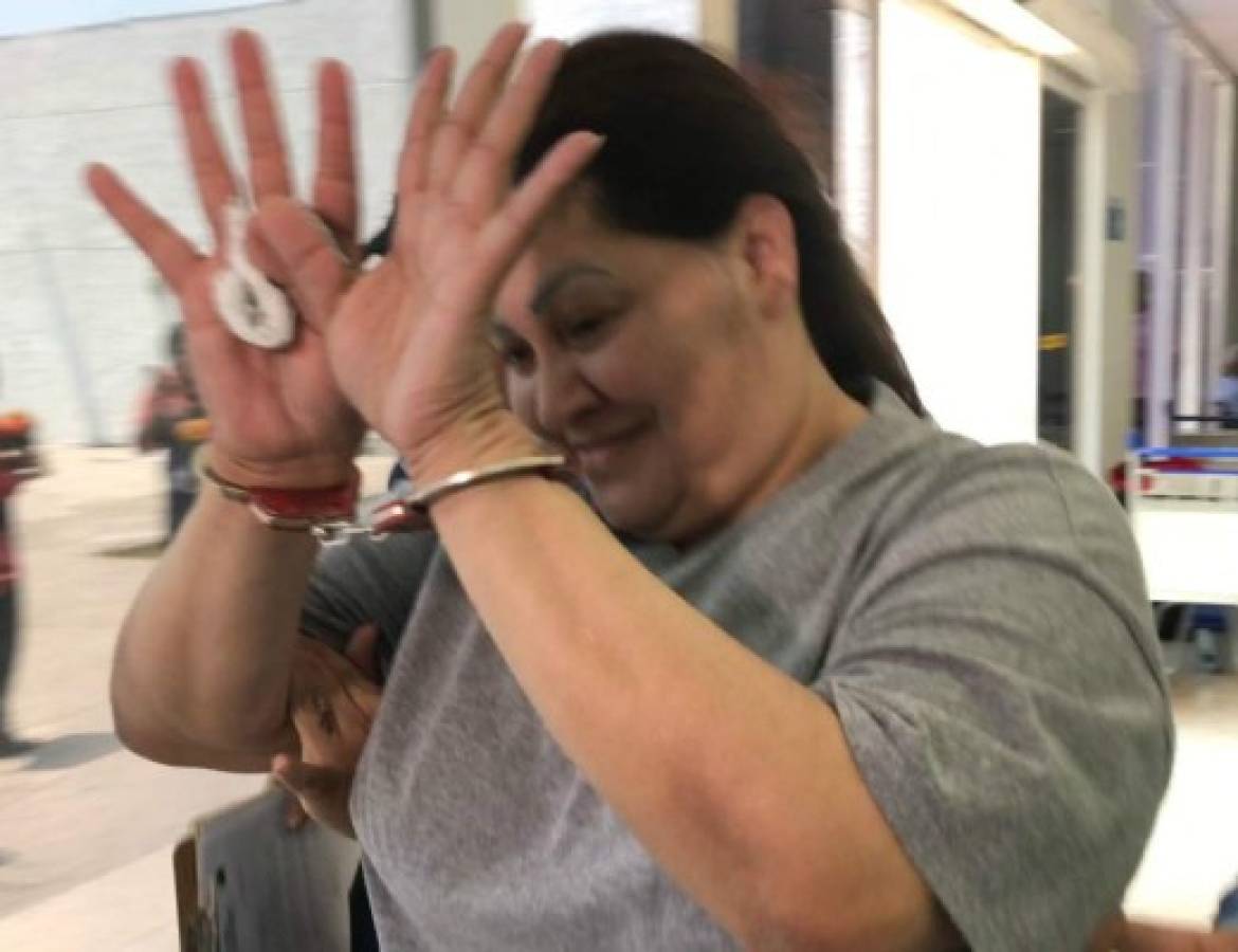 Detienen a hondureña deportada de Estados Unidos por acusación de lavado de activos