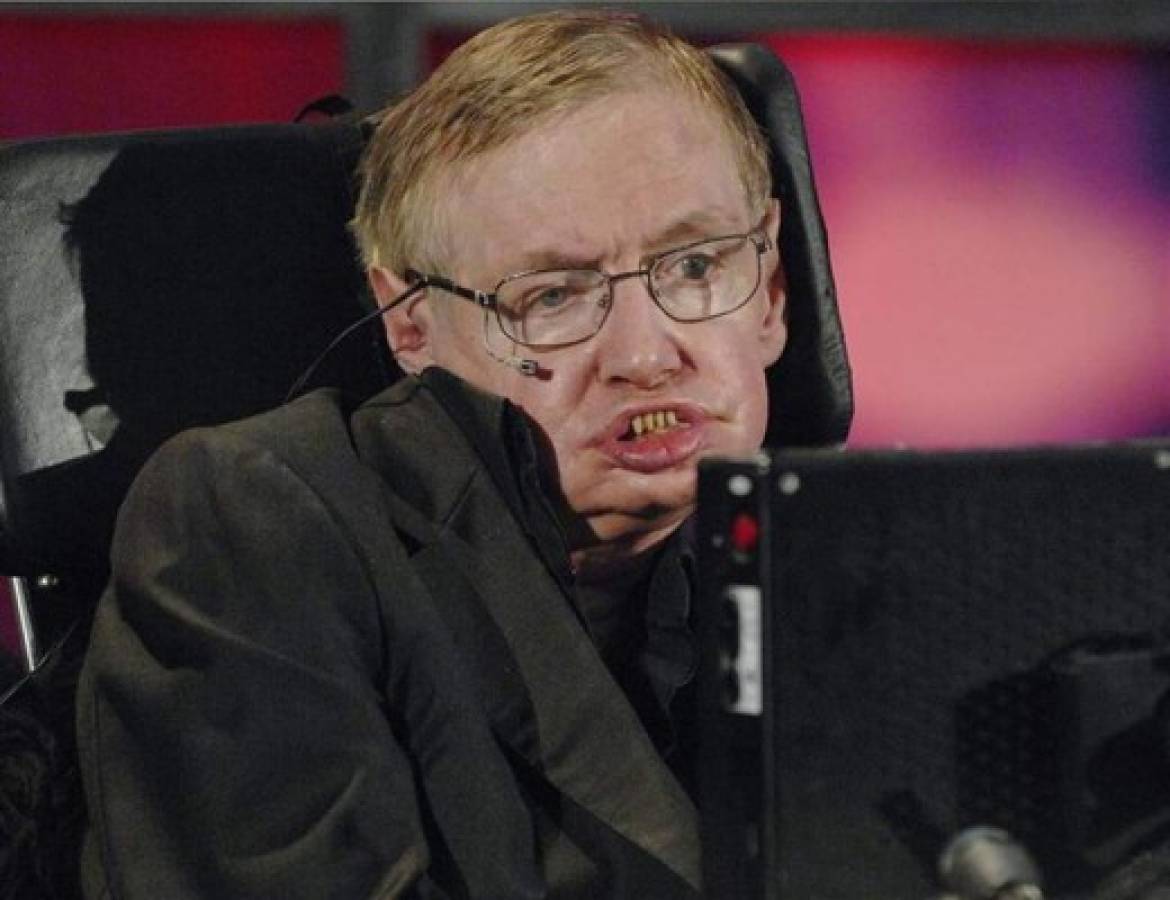 Stephen Hawking publica su primer mensaje en Facebook  