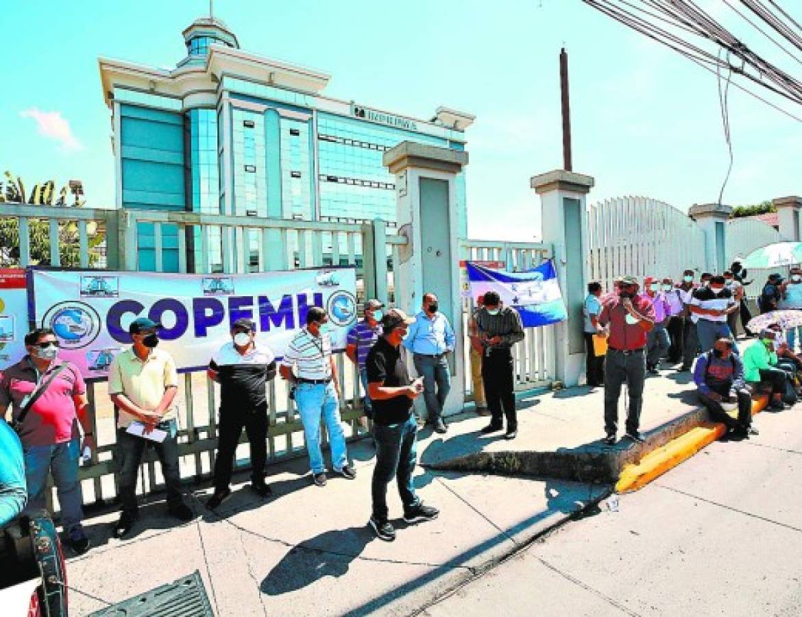 Honduras: Maestros exigen veto a decreto de reformas a ley