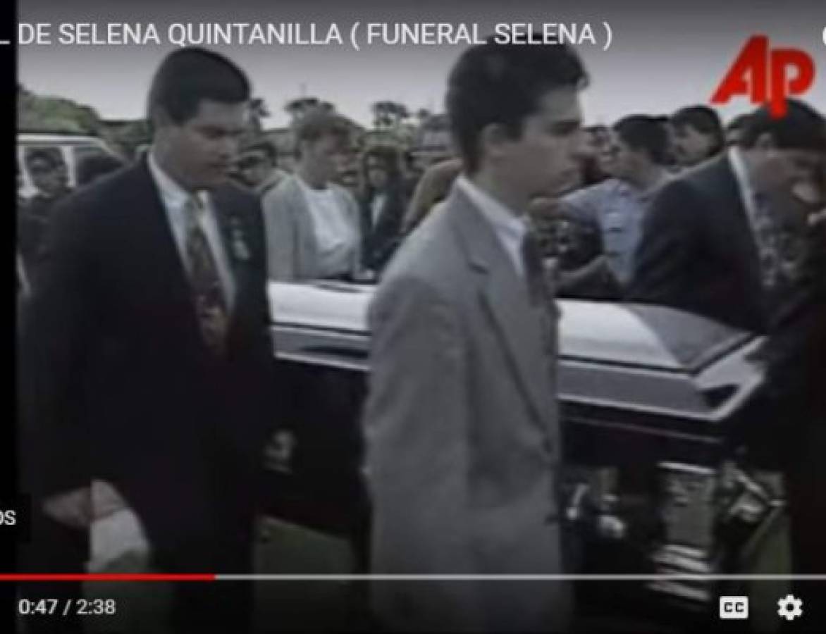 Revelan fotos inéditas del entierro de Selena Quintanilla