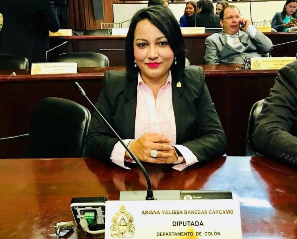 Libran orden de captura contra Ariana Banegas, diputada del Partido Nacional