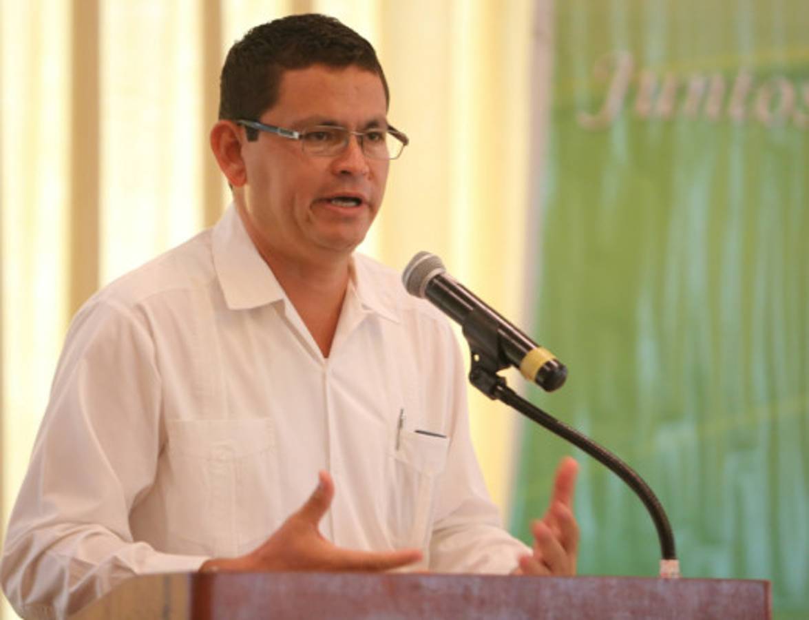 Escoto exige propuesta educativa a candidatos