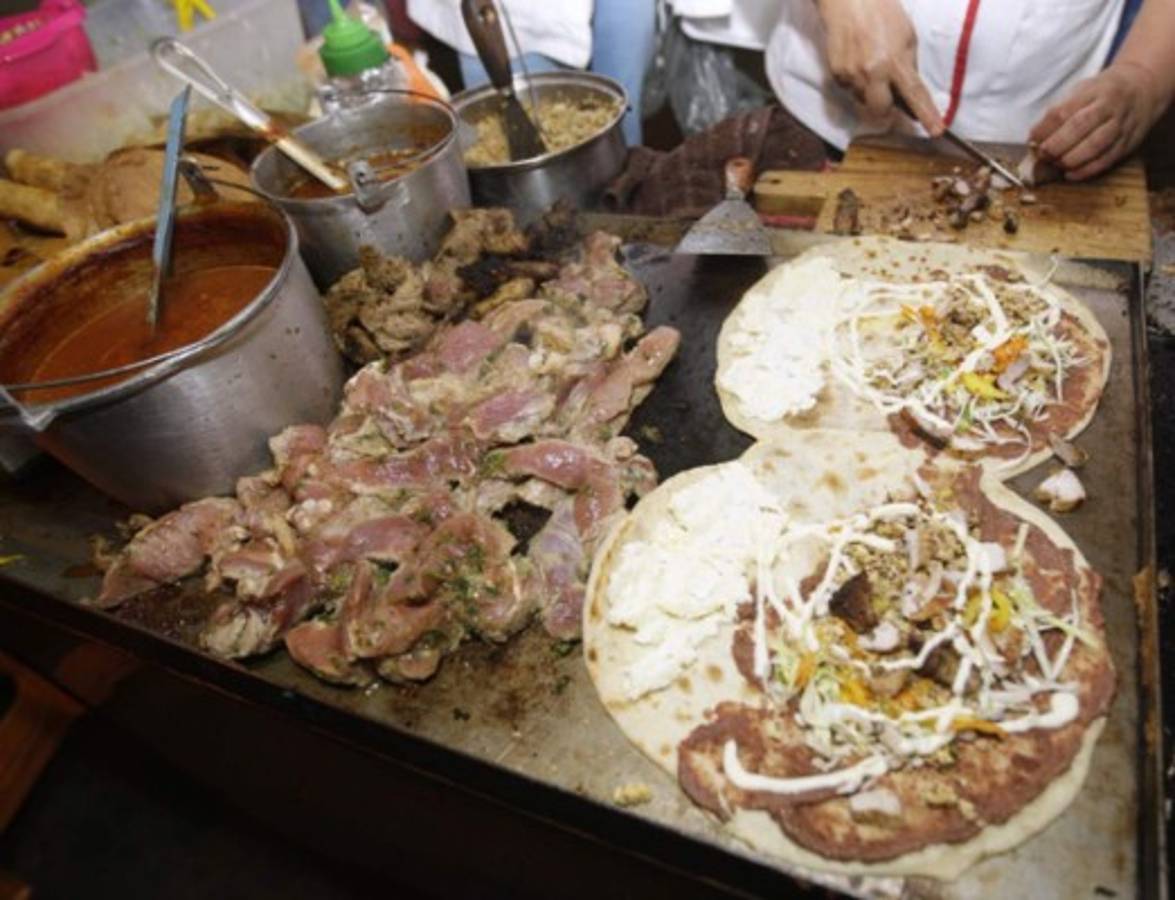 Baleadas con carne, sabor hondureño en un rinconcito capitalino