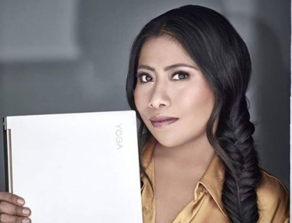Esta es la foto de Yalitza Aparicio que despertó fuertes críticas por los retoques. Foto Instagram @yalitzaapariciomtz